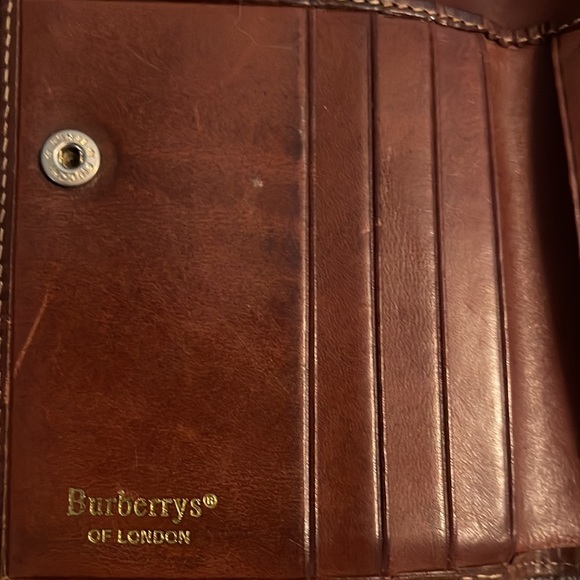 💯authentic EUC Burberry trifold wallet on a chain - Picture 12 of 16